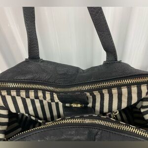 Innue Black Leather Handbag